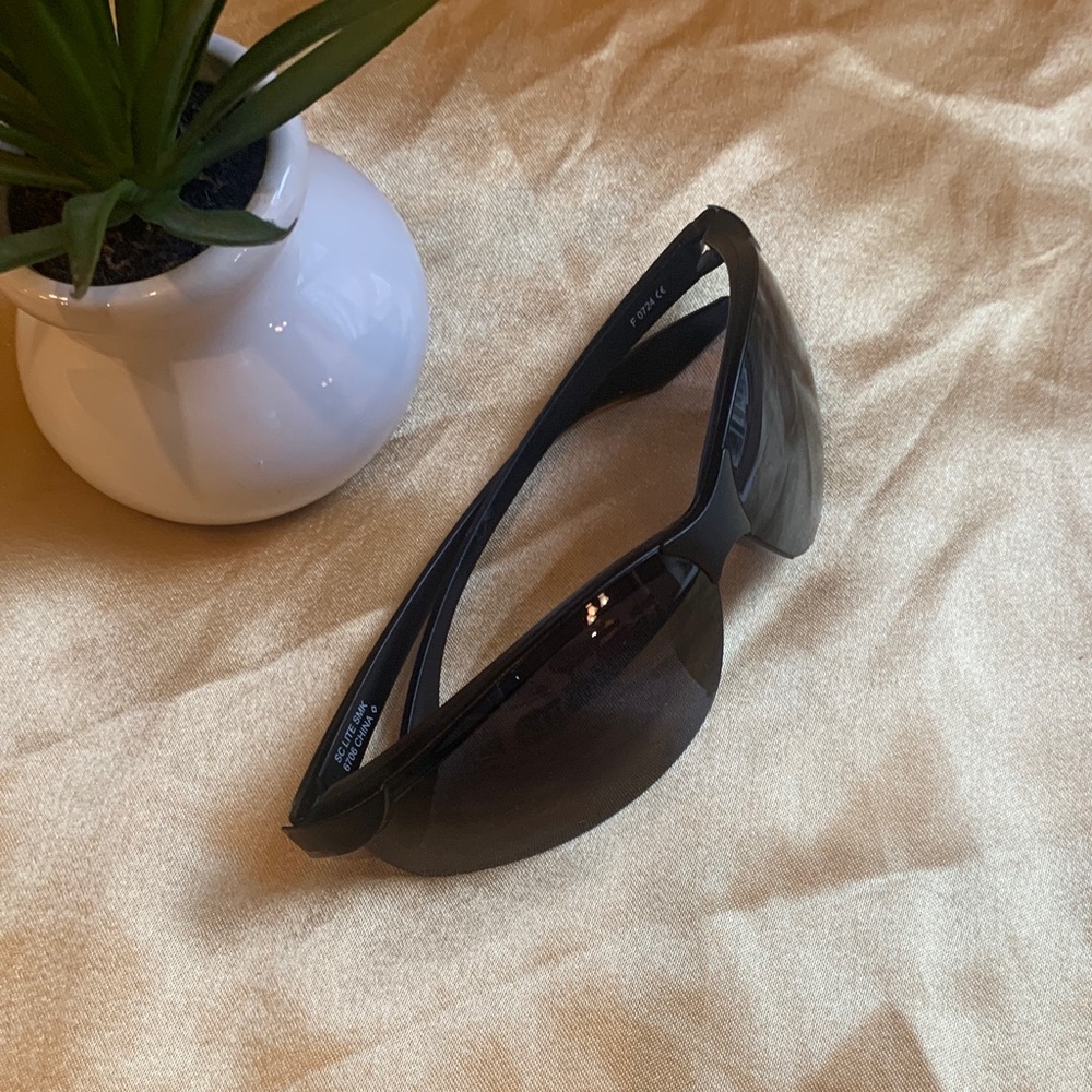 🌹SOLAR COMFORT Black UNISEX Wrap AROUND Sunglasses